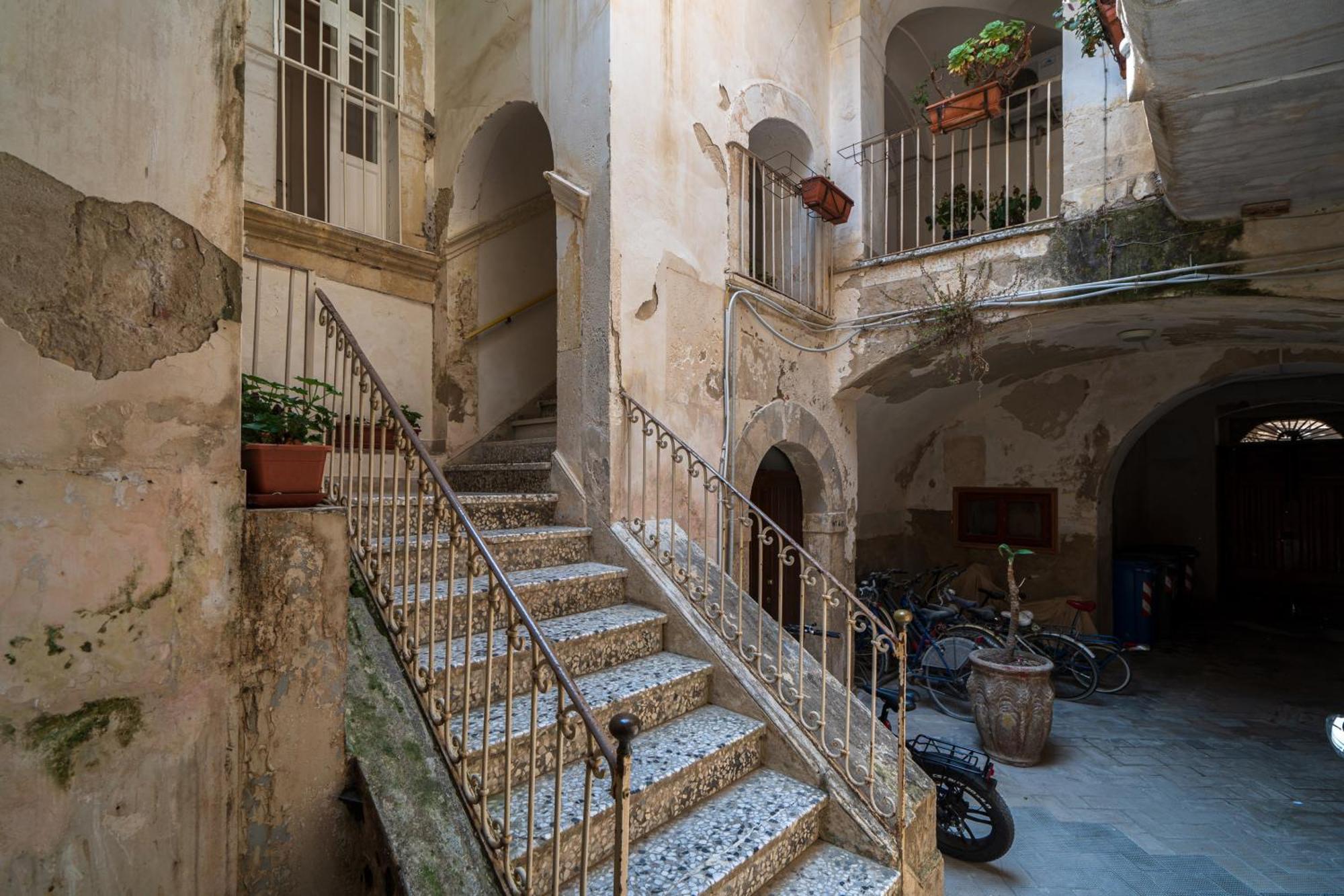 Hotiday Room Collection - Ortigia Opera Syracuse ภายนอก รูปภาพ